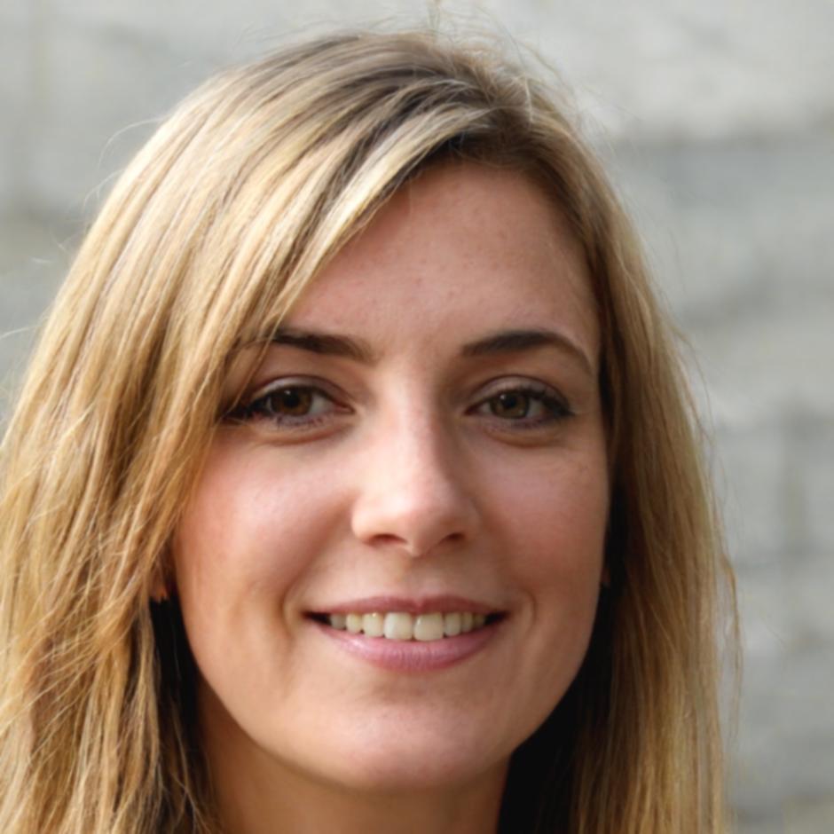 Retrato de Inês Cardoso, especialista em conformidade